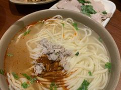 -亮亮面馆(经六路店)