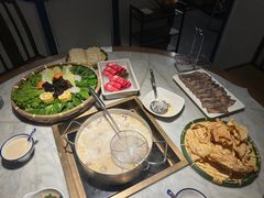 -尚尚仙·酸汤猪手·猪肚鸡火锅(华联万柳购物中心店)