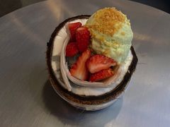 双球缤纷椰星碗-蔻蔻椰·鲜萃椰子水(COCO Park店)