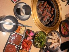 -蚂蚁洞·烤肉大营地(上海静安大悦城店)
