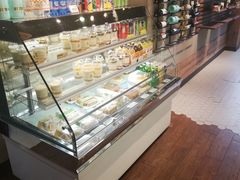 面包甜点陈列柜-匠造烘焙(上海湾店)