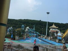 -平湖九龙山乐满地水上乐园