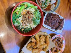 -爆炸头阿姨小四川正宗川味小吃(无任何分店)