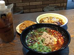 -爆炸头阿姨小四川正宗川味小吃(无任何分店)