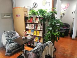 点击看大图 店内环境-济南花里美甲美睫