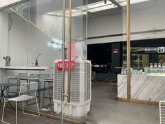 -UNI UNI(环亚凯瑟琳店)