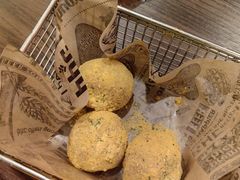 -BHC炸鸡(明洞总店)