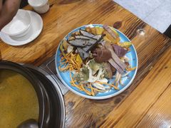 -菌之家·专业纯野生菌火锅·特色炒菌