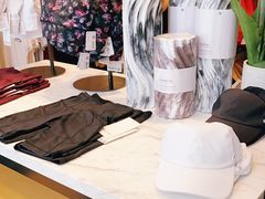 -lululemon(上海浦东IFC店)