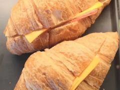 火腿芝士可颂-星巴克(南宁民歌湖店)