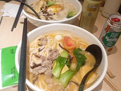双椒澳洲肥牛米线-蒙自源米线大王(东站店)