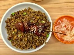 酱油炒饭配烤猪蹄-北京大学-学五食堂