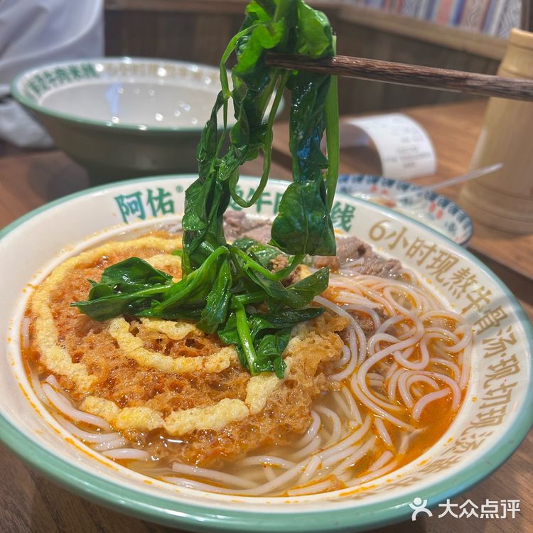 被这家鲜烫米线+冰豆花拿捏住了！