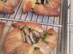 -VERIE BAKEHOUSE