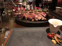-恰餐厅及酒吧 CHAR Bar & Grill (北京丽都皇冠假日店)