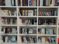 -钟书阁(松江泰晤士小镇店)