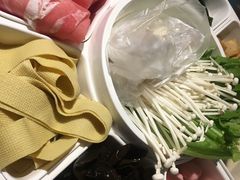 -鸡遇虾煲干锅火锅(小寨金莎店)