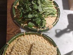 -尚尚仙·酸汤猪手·猪肚鸡火锅(华联万柳购物中心店)