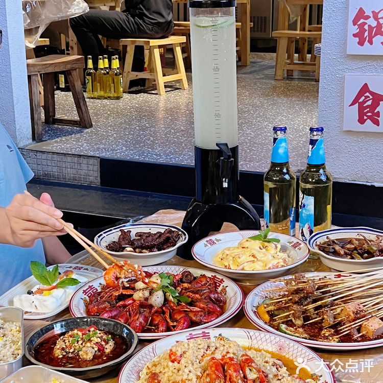 闺蜜局新宠!!离谱但好吃的榴莲小龙虾安排上了