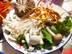 -喜悦小串丹东小黄牛海鲜烧烤大排档(民主广场店)