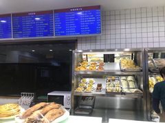 面包甜点陈列柜-常兴顺小吃(草房店)
