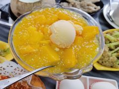 杨枝甘露加雪糕-黄师奶甜品店