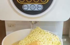 Self-Service Noodles