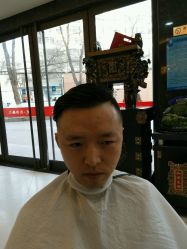 梁老师男神剪-龙美容美发