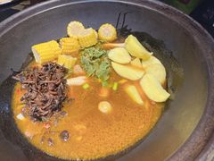 -鱼窝棚柴火铁锅炖(富山屯店)