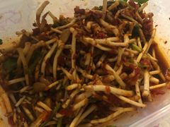折耳根炒腊肉-黔大人·贵州花溪牛肉粉(宝能太古城店)