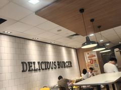 -麦当劳(虹口星荟中心店)