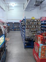 -逝水玩具折扣店