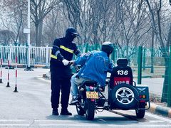 -东方时尚驾校摩托车考试场