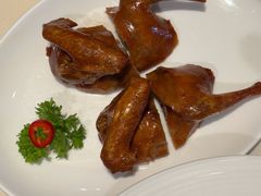 玻璃脆皮乳鸽-利苑酒家(华熙国际店)