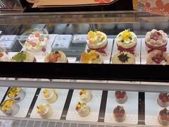 -花花卷卷·鲜食蛋糕(静安久光百货店)