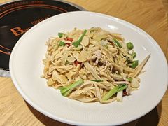 -头上红煨盐鸡·非遗院子餐厅