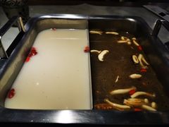 -尚尚仙·酸汤猪手·猪肚鸡火锅(华联万柳购物中心店)