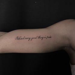 -木子·纹身店TATTOO穿孔·洗纹身