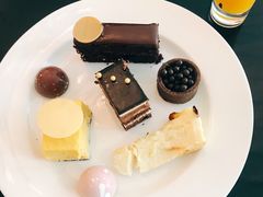 -圣丰索菲特·2 On 988 Café 自助餐厅