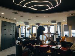 -TOP HAIR SALON