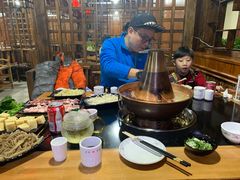 -果松木炭酸菜铜火锅·外婆参鸡汤