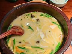 -花菇朵·云山雀 ll 野生菌火锅·精品云南菜(万柳店)