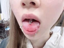 -龙之吻专业刺青·手工耳洞·纹身去色