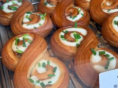 -VERIE BAKEHOUSE