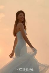 -现代经典婚纱摄影