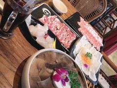 -老牌坊云南鱼豆花火锅(爱建店)