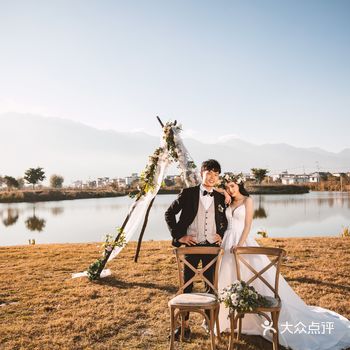 反季节拍摄大理的秋冬不太冷大理婚纱照