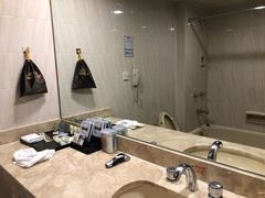 -燕山大酒店