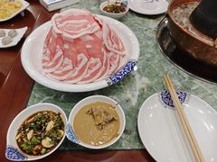 -楼外楼大刀肉传统火锅(西安大路店)