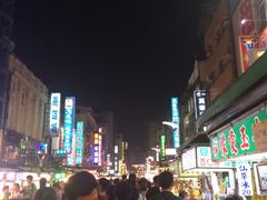 -六合夜市